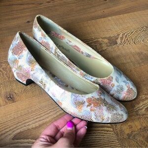 City Street Round Toe Wedge Slip-On Metallic Multicolored Heeled Flats Size 10W